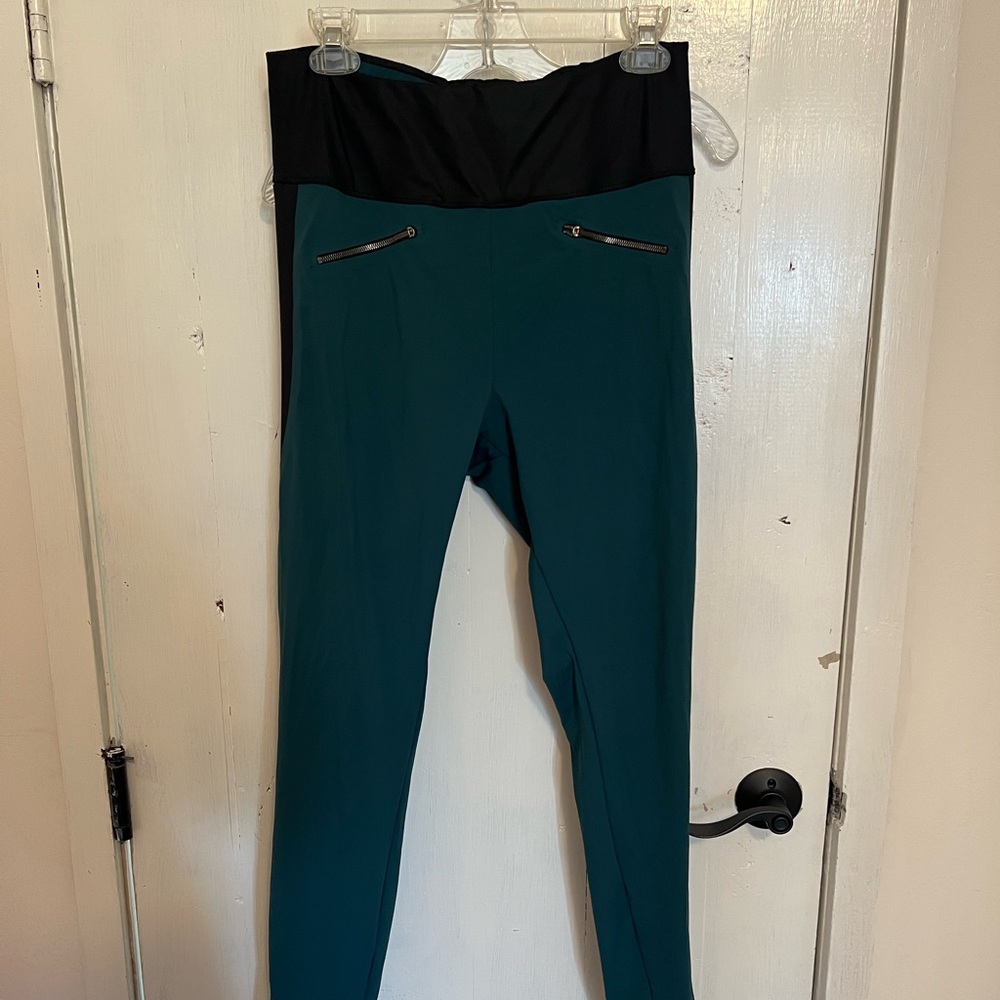 ADAY ‘Throw it higher’ leggings